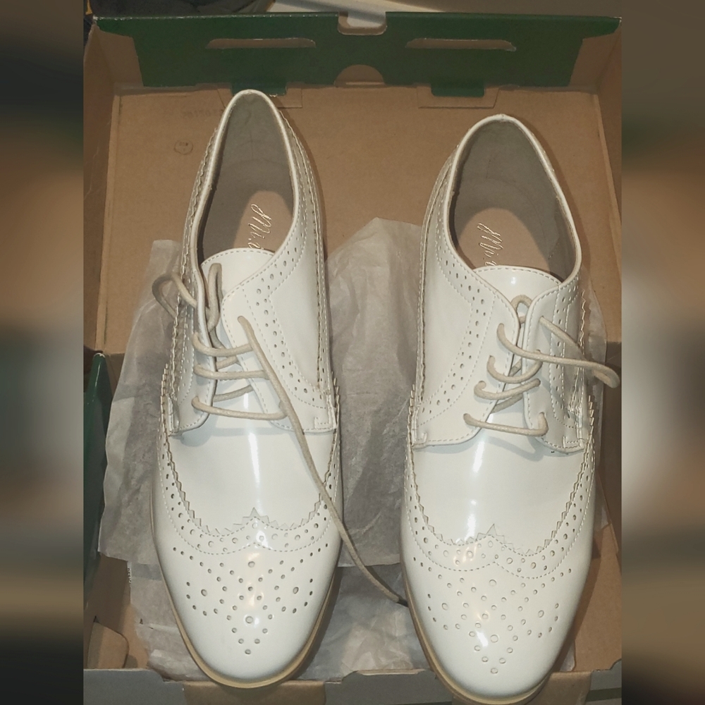 White Wingtip Women's Dress Shoes
